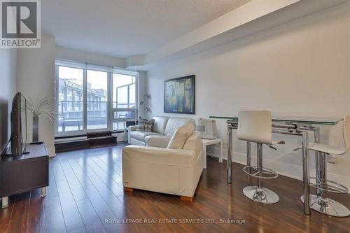 412 - 181 Wynford Drive, Toronto, ON - Indoor Photo Showing Living Room