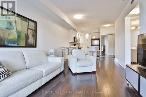 412 - 181 Wynford Drive, Toronto, ON - Indoor Photo Showing Living Room