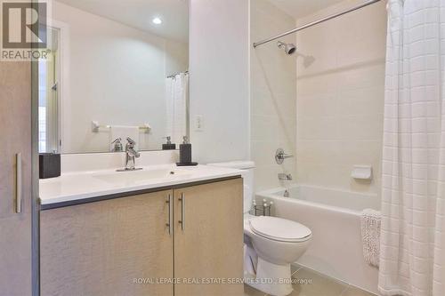 412 - 181 Wynford Drive, Toronto, ON - Indoor Photo Showing Bathroom