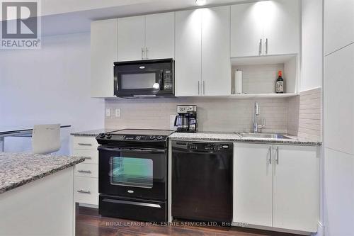 412 - 181 Wynford Drive, Toronto, ON - Indoor Photo Showing Kitchen