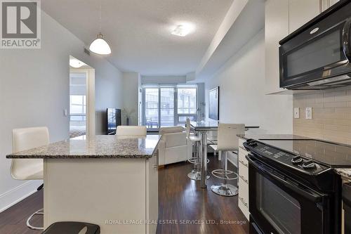 412 - 181 Wynford Drive, Toronto, ON - Indoor Photo Showing Kitchen