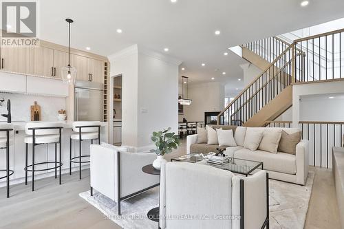 303 Ridley Boulevard, Toronto, ON - Indoor Photo Showing Living Room