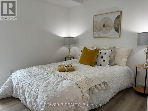 614 - 120 Varna Drive, Toronto, ON - Indoor Photo Showing Bedroom