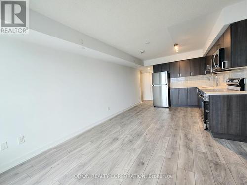 910 - 1455 Celebration Drive, Pickering, ON - Indoor Photo Showing Kitchen