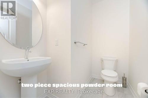 32 Richard Boyd Drive, East Gwillimbury, ON - Indoor Photo Showing Bathroom