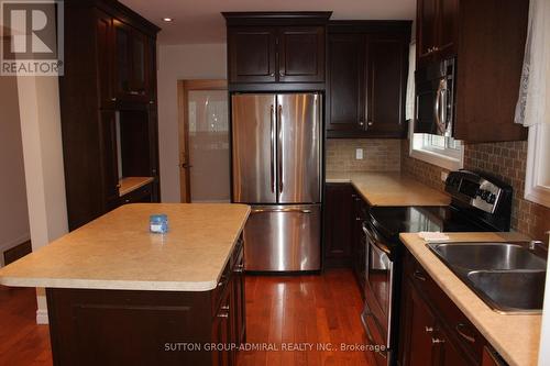 63 Aurora Heights Drive, Aurora, ON - Indoor Photo Showing Kitchen With Double Sink