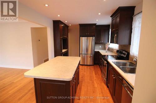 63 Aurora Heights Drive, Aurora, ON - Indoor Photo Showing Kitchen With Double Sink