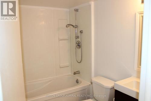 63 Aurora Heights Drive, Aurora, ON - Indoor Photo Showing Bathroom