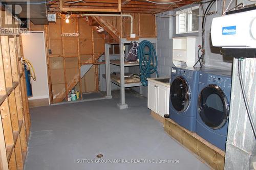 63 Aurora Heights Drive, Aurora, ON - Indoor Photo Showing Laundry Room