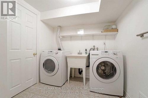 322 Rudar Road, Mississauga, ON - Indoor Photo Showing Laundry Room