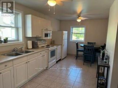 322 Rudar Road, Mississauga, ON - Indoor Photo Showing Kitchen With Double Sink