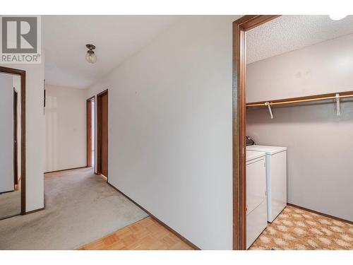 983 Bernard Avenue Unit# 201, Kelowna, BC - Indoor Photo Showing Laundry Room