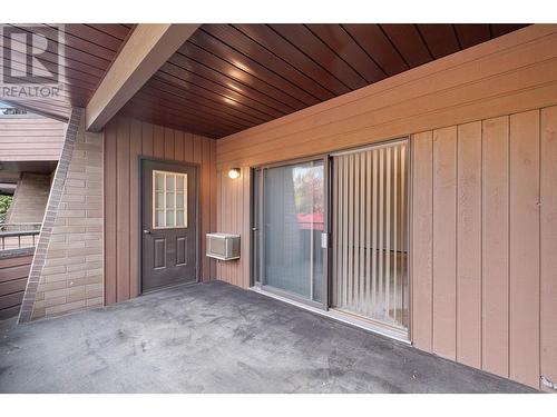 983 Bernard Avenue Unit# 201, Kelowna, BC - Outdoor With Exterior