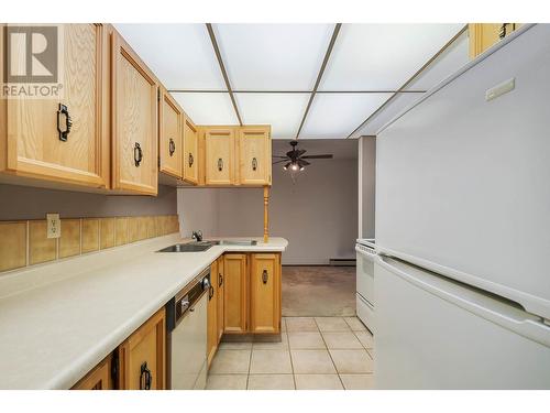 983 Bernard Avenue Unit# 201, Kelowna, BC - Indoor Photo Showing Kitchen