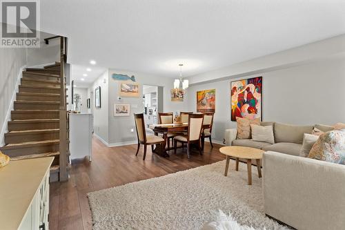 4350 Henry Avenue, Lincoln, ON - Indoor Photo Showing Living Room