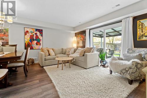 4350 Henry Avenue, Lincoln, ON - Indoor Photo Showing Living Room