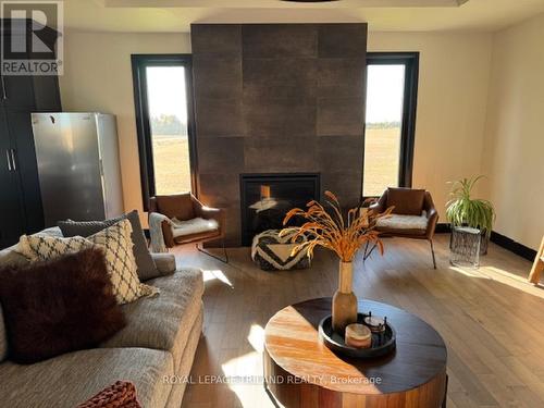 14678 Ten Mile Road, Middlesex Centre (Ilderton), ON - Indoor Photo Showing Living Room With Fireplace