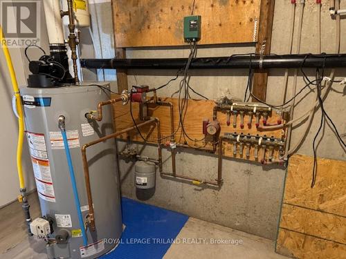 14678 Ten Mile Road, Middlesex Centre (Ilderton), ON - Indoor Photo Showing Basement