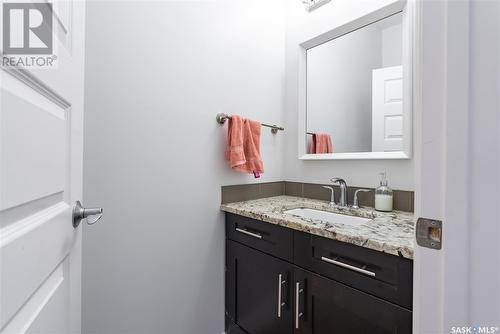 363 Thode Avenue, Saskatoon, SK - Indoor Photo Showing Bathroom