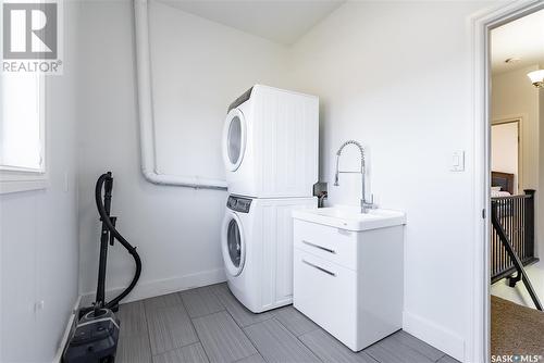 363 Thode Avenue, Saskatoon, SK - Indoor Photo Showing Laundry Room