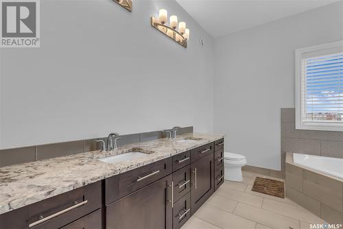 363 Thode Avenue, Saskatoon, SK - Indoor Photo Showing Bathroom