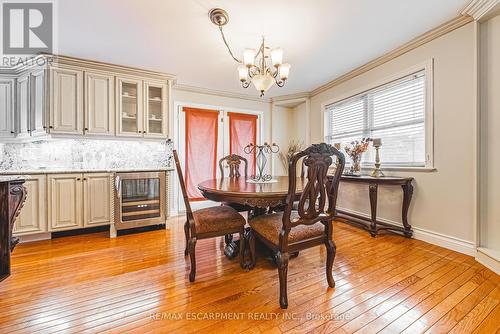 6 Laing Court, Puslinch, ON - Indoor Photo Showing Dining Room