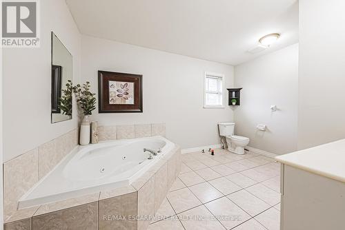 6 Laing Court, Puslinch, ON - Indoor Photo Showing Bathroom