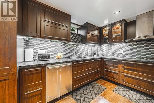 6 Laing Court, Puslinch, ON - Indoor Photo Showing Kitchen