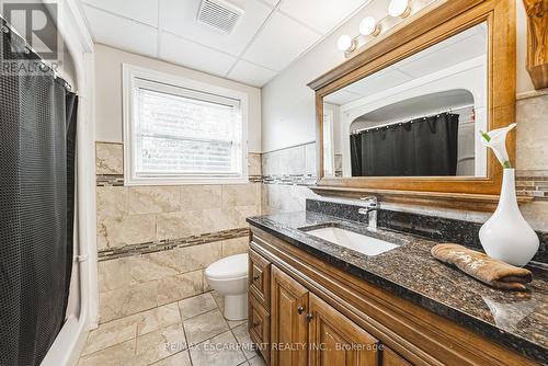 6 Laing Court, Puslinch, ON - Indoor Photo Showing Bathroom