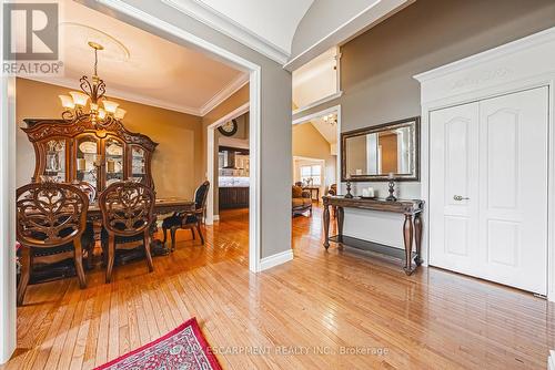 6 Laing Court, Puslinch, ON - Indoor Photo Showing Dining Room