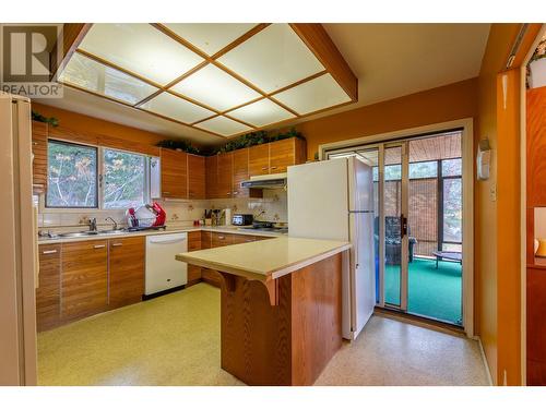 223 Sunnybrook Drive, Okanagan Falls, BC - Indoor Photo Showing Kitchen