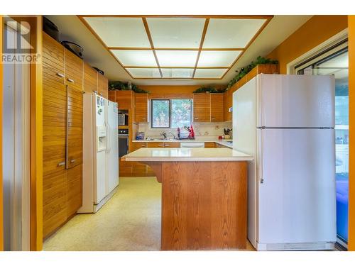 223 Sunnybrook Drive, Okanagan Falls, BC - Indoor Photo Showing Kitchen