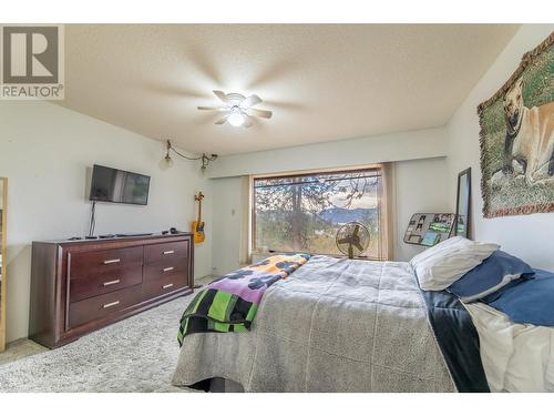 223 Sunnybrook Drive, Okanagan Falls, BC - Indoor Photo Showing Bedroom