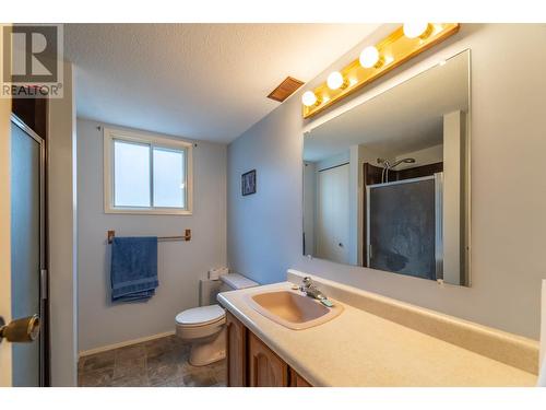 223 Sunnybrook Drive, Okanagan Falls, BC - Indoor Photo Showing Bathroom