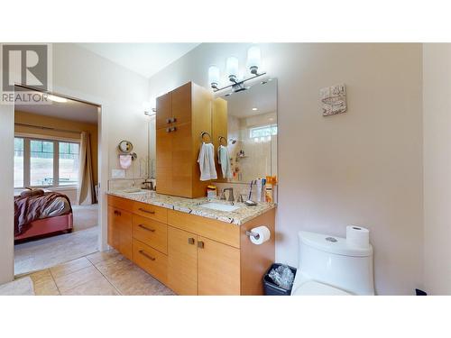 145 The Whins, Cranbrook, BC - Indoor Photo Showing Bathroom