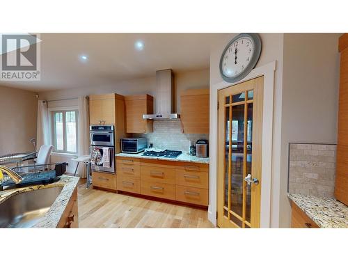 145 The Whins, Cranbrook, BC - Indoor Photo Showing Kitchen