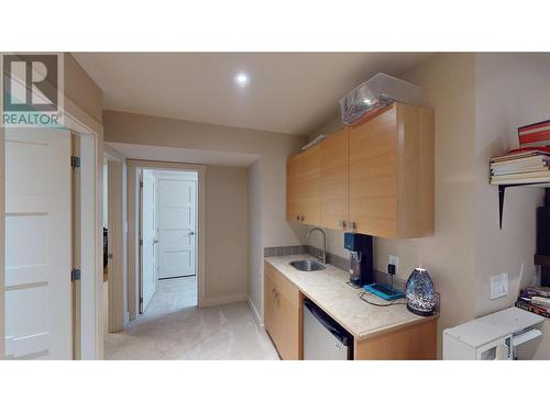 145 The Whins, Cranbrook, BC - Indoor Photo Showing Kitchen