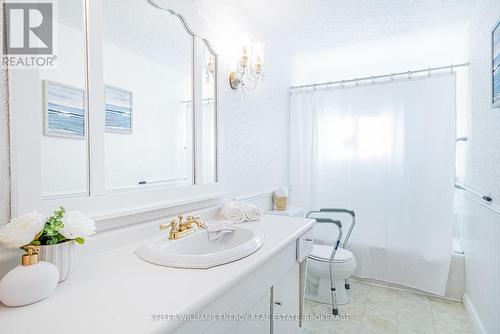 220 Ascot Court, Oshawa (Eastdale), ON - Indoor Photo Showing Bathroom