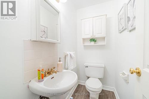 220 Ascot Court, Oshawa (Eastdale), ON - Indoor Photo Showing Bathroom