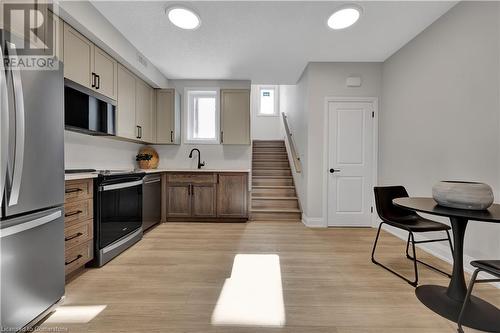 800 Myers Road Unit# 108, Cambridge, ON - Indoor Photo Showing Kitchen