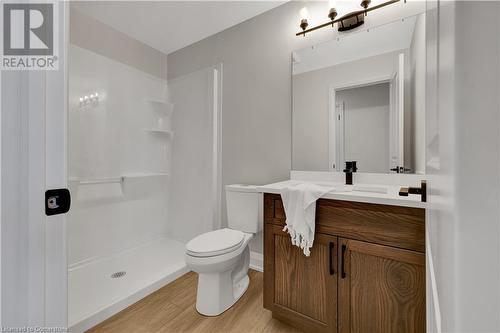 800 Myers Road Unit# 108, Cambridge, ON - Indoor Photo Showing Bathroom