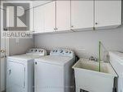 121 Stonechurch Crescent, Markham, ON - Indoor Photo Showing Laundry Room