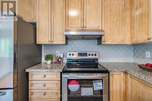 121 Stonechurch Crescent, Markham, ON - Indoor Photo Showing Kitchen