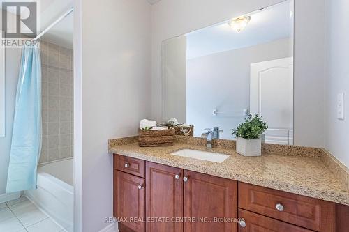 121 Stonechurch Crescent, Markham, ON - Indoor Photo Showing Bathroom