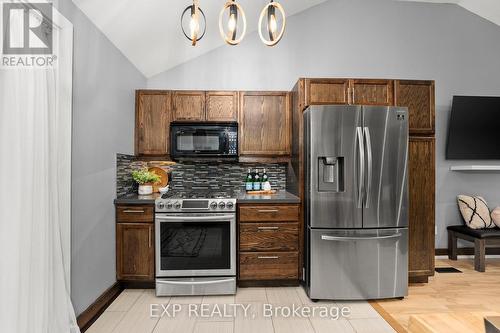 330 Irene Drive, Georgina, ON - Indoor Photo Showing Kitchen