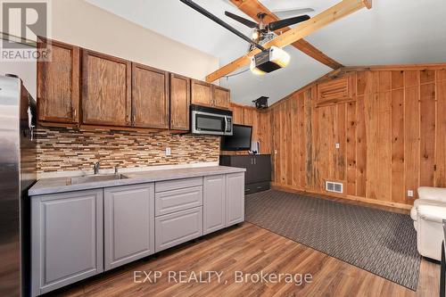 330 Irene Drive, Georgina, ON - Indoor Photo Showing Kitchen