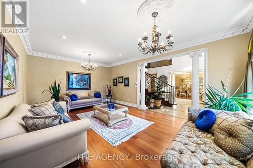 16 Dew Drop Court, Vaughan, ON - Indoor Photo Showing Living Room