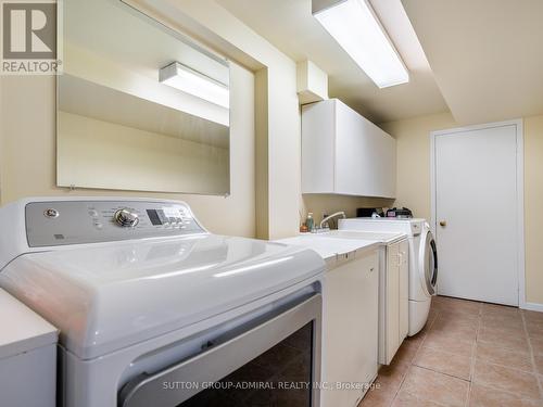 66 Westhampton Drive, Vaughan, ON - Indoor Photo Showing Laundry Room