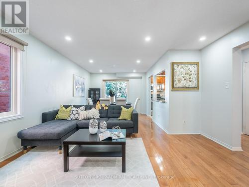 66 Westhampton Drive, Vaughan, ON - Indoor Photo Showing Living Room