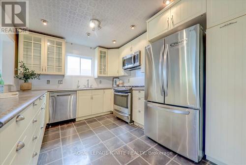 62 Mcknight Crescent, New Tecumseth, ON - Indoor Photo Showing Kitchen With Stainless Steel Kitchen